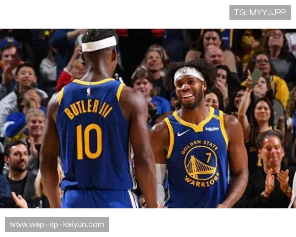 _勇士队外线火力全开，连续得分_，勇士队的