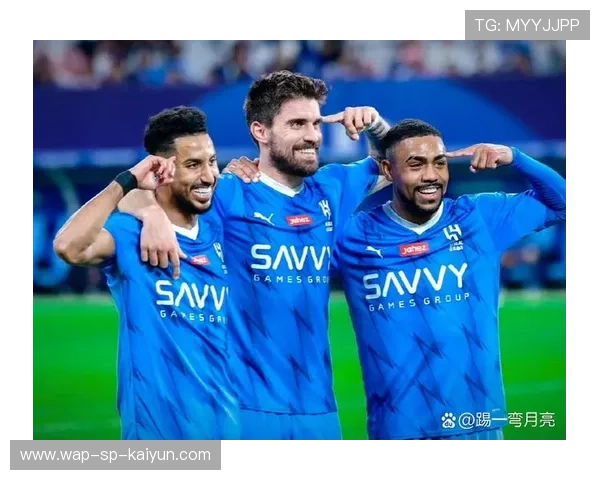 利雅得新月豪取十连胜领跑积分榜，利雅得新月阵容豪华