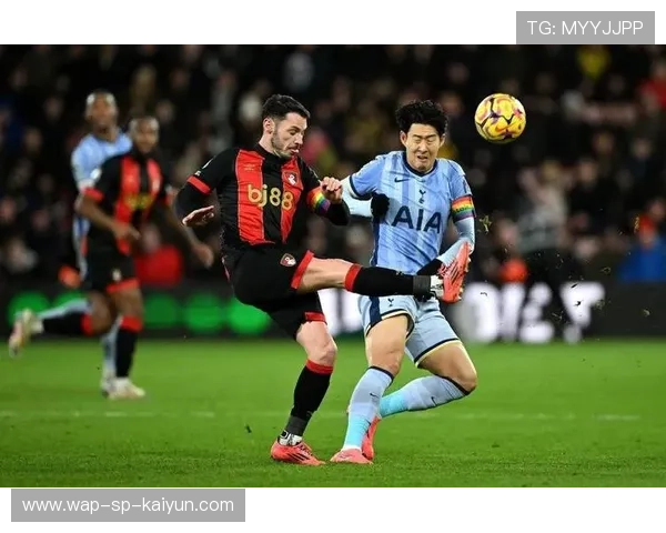 孙兴慜超远距离吊射破门，全场响起惊叹